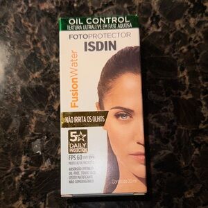 ISDIN Fotoprotector Fusion Water SPF 60- Oil Control